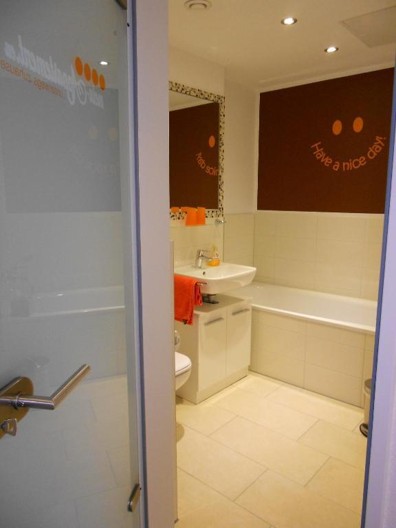Mein Appartement Huerth Koeln Экстерьер фото